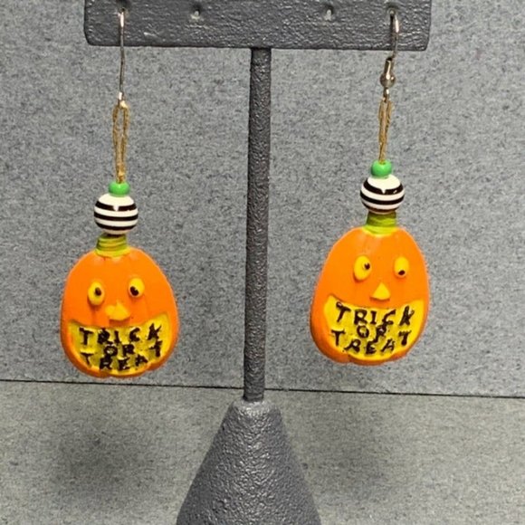 Hallloween Earrings Jack O Lantern Pumpkin Trick Or Treat Orange Yellow B and W - Picture 1 of 3
